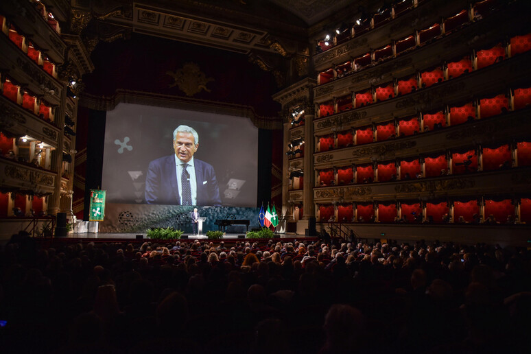 -     RIPRODUZIONE RISERVATA