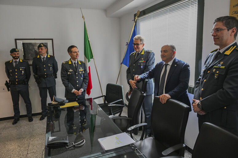 -     RIPRODUZIONE RISERVATA