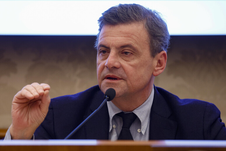 -     RIPRODUZIONE RISERVATA
