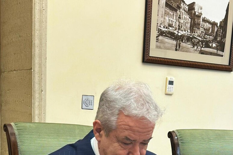 -     RIPRODUZIONE RISERVATA