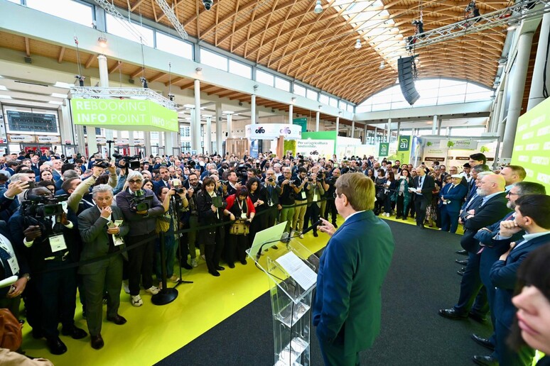 Un momento dell 'inaugurazione di Macfrut 2024 - RIPRODUZIONE RISERVATA