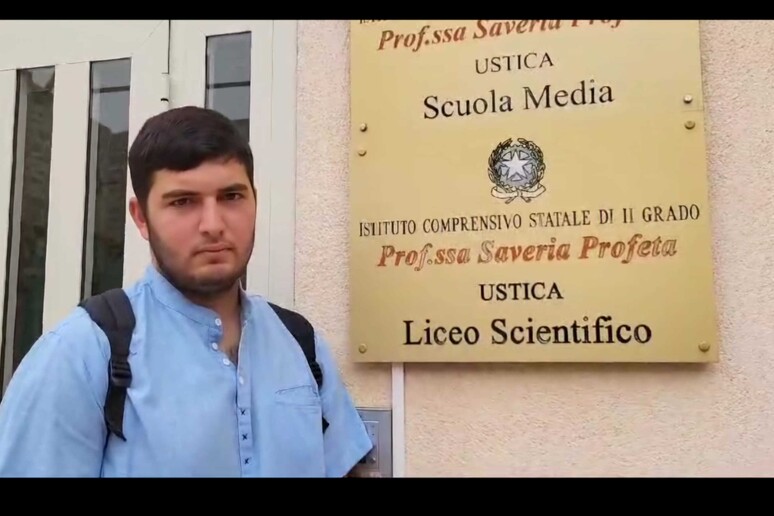 - RIPRODUZIONE RISERVATA