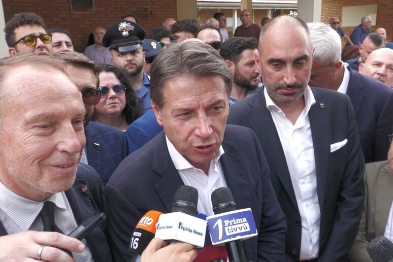 - RIPRODUZIONE RISERVATA