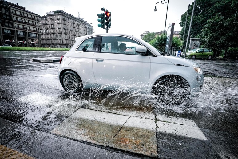 - RIPRODUZIONE RISERVATA