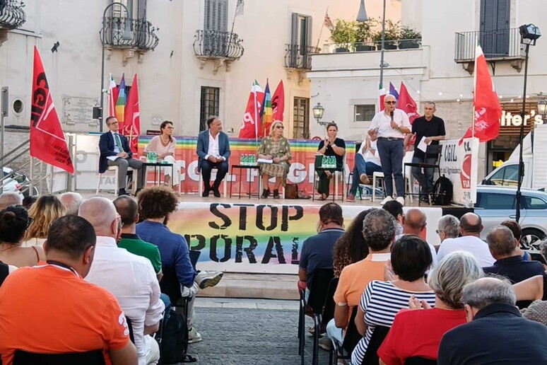- RIPRODUZIONE RISERVATA