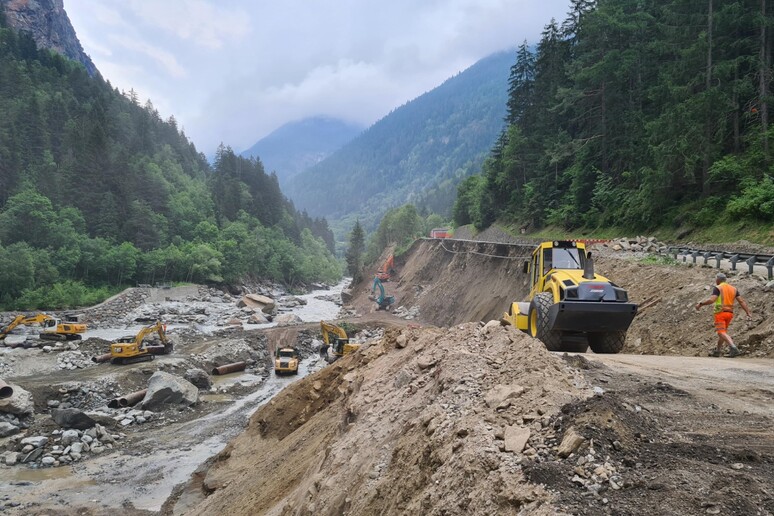 Alluvione a Cogne, l 'isolamento finirà il 27 luglio - RIPRODUZIONE RISERVATA