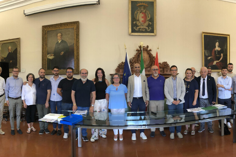 - RIPRODUZIONE RISERVATA