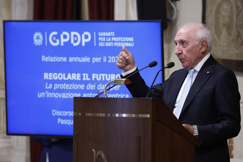 - RIPRODUZIONE RISERVATA