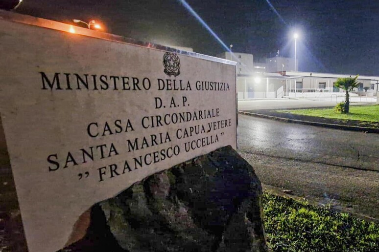 - RIPRODUZIONE RISERVATA