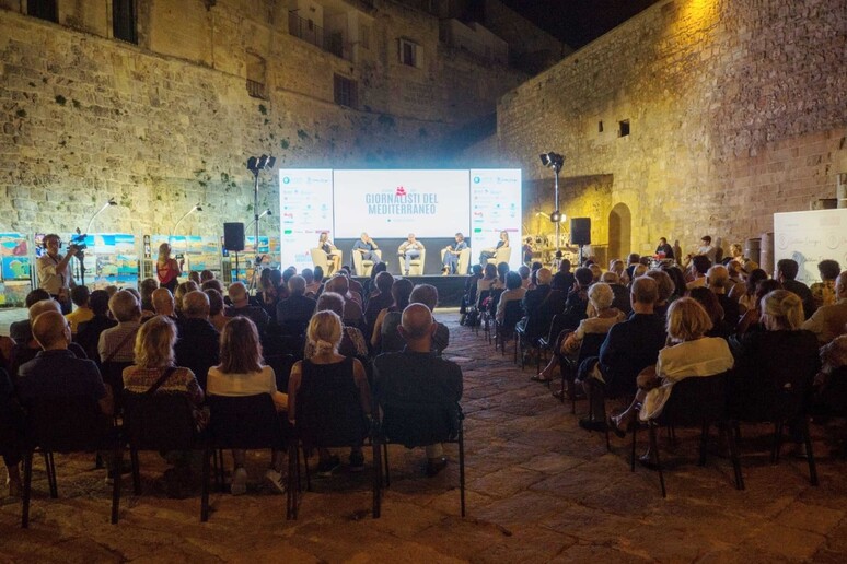 - RIPRODUZIONE RISERVATA