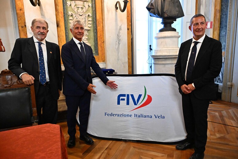 - RIPRODUZIONE RISERVATA