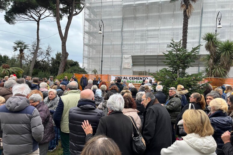 Manifestazione contro  'cemento nel Parco Casale ' a Rapallo - RIPRODUZIONE RISERVATA