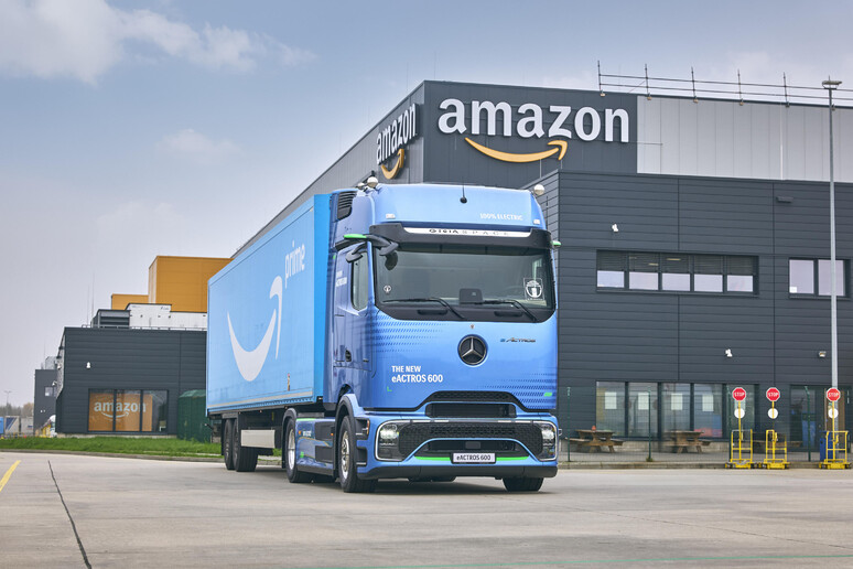 Mercedes-Benz Trucks, Amazon ordina di oltre 200 eActros 600 - RIPRODUZIONE RISERVATA