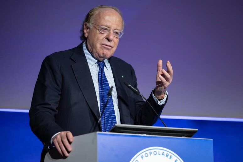 - RIPRODUZIONE RISERVATA