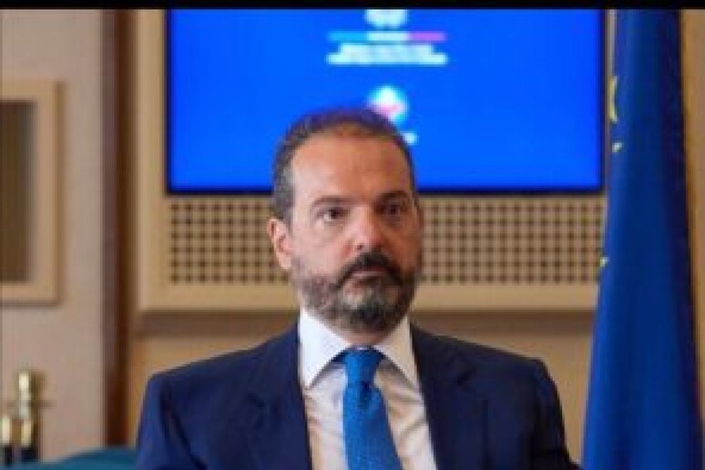 - RIPRODUZIONE RISERVATA