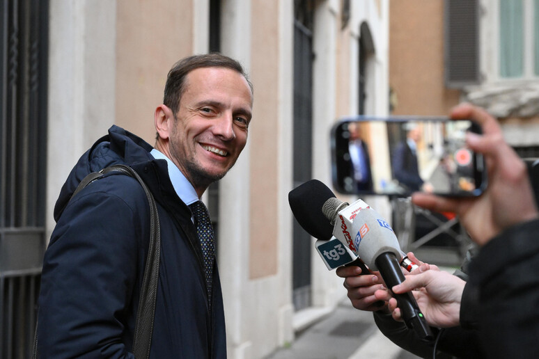 - RIPRODUZIONE RISERVATA