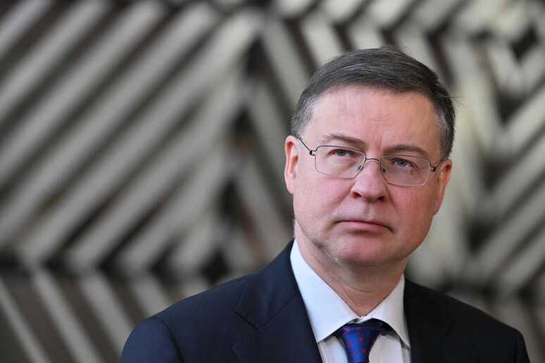 Dombrovskis: "Presto proposta concreta su spesa per la difesa" © ANSA/AFP