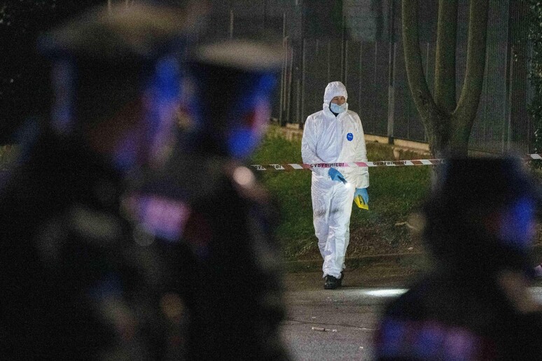 Un carabiniere della scientifica. Immagine d 'archivio - RIPRODUZIONE RISERVATA