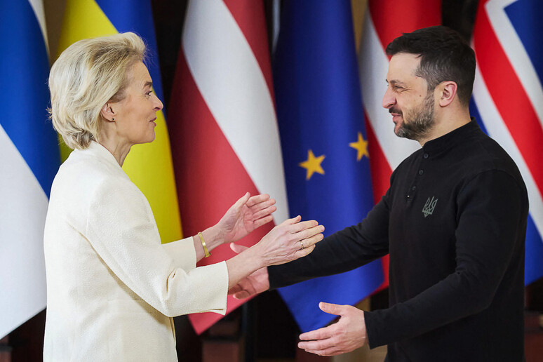 Volodymyr Zelensky e Ursula von der Leyen © ANSA/AFP