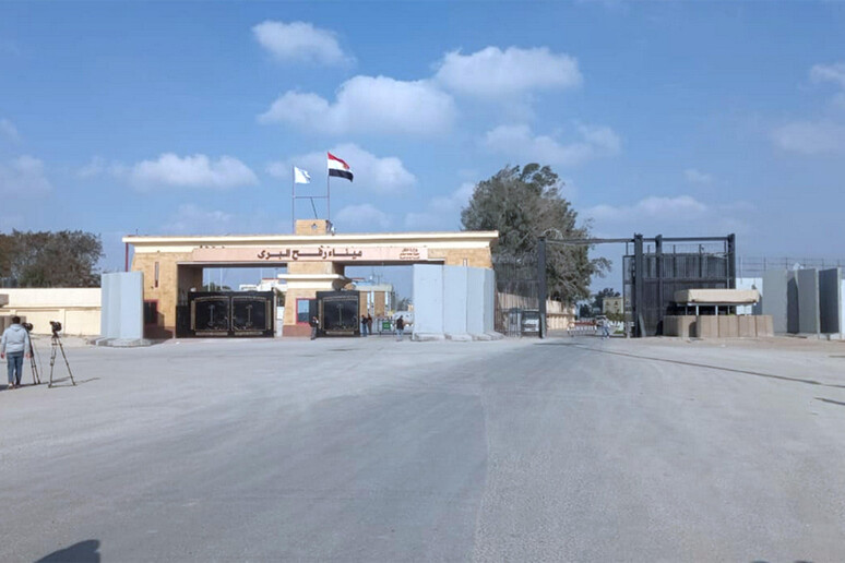 Il valico di Rafah in Egitto - RIPRODUZIONE RISERVATA