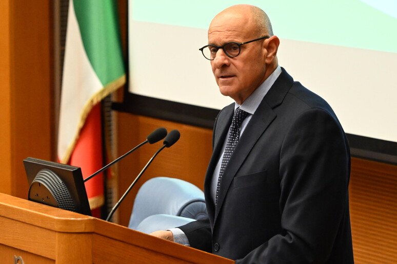 - RIPRODUZIONE RISERVATA