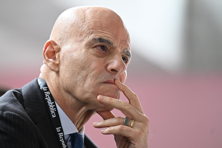 - RIPRODUZIONE RISERVATA