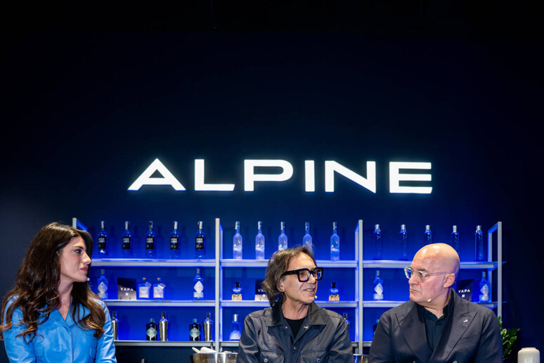 Inaugurato a Milano lo spazio Atelier Alpine A290 Lounge - RIPRODUZIONE RISERVATA