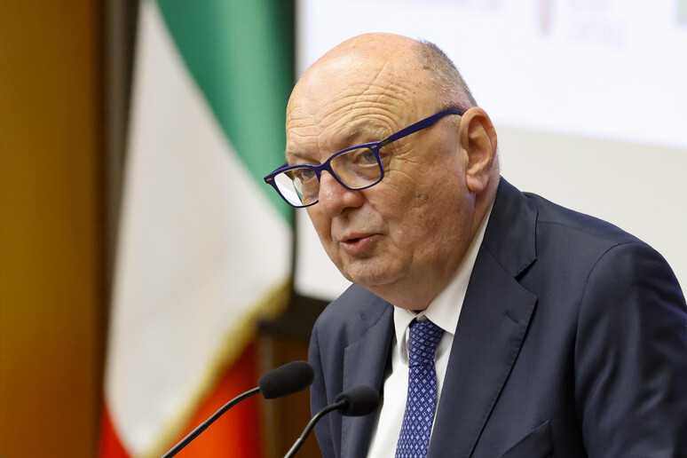 - RIPRODUZIONE RISERVATA