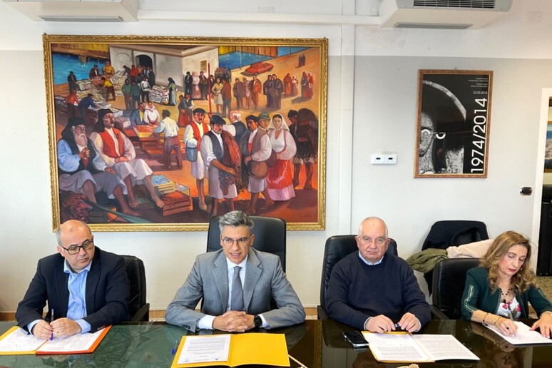 - RIPRODUZIONE RISERVATA