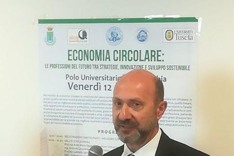 - RIPRODUZIONE RISERVATA