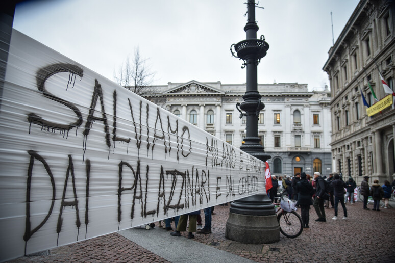 - RIPRODUZIONE RISERVATA