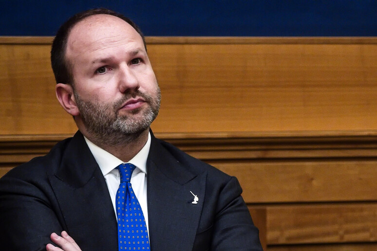 - RIPRODUZIONE RISERVATA