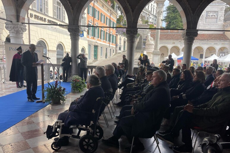 - RIPRODUZIONE RISERVATA
