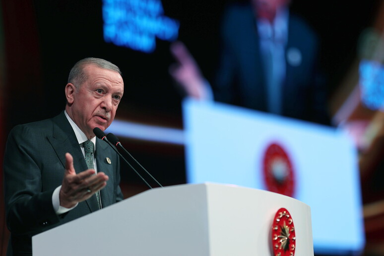 Erdogan al Forum diplomatico di Antalya © ANSA/EPA