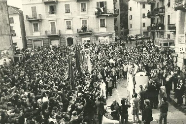 - RIPRODUZIONE RISERVATA