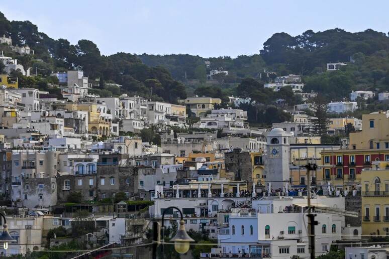 - RIPRODUZIONE RISERVATA