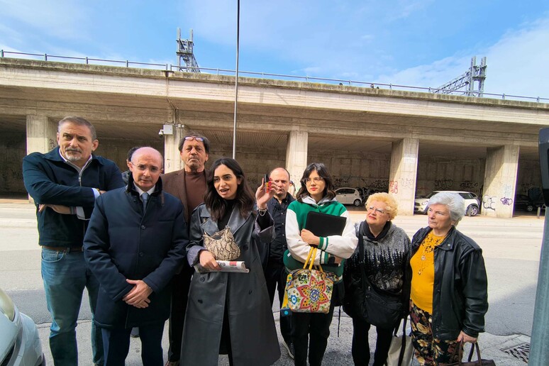- RIPRODUZIONE RISERVATA