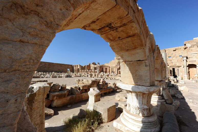Il sito archeologico dell 'antica città romana di Leptis Magna sulla costa libica - RIPRODUZIONE RISERVATA