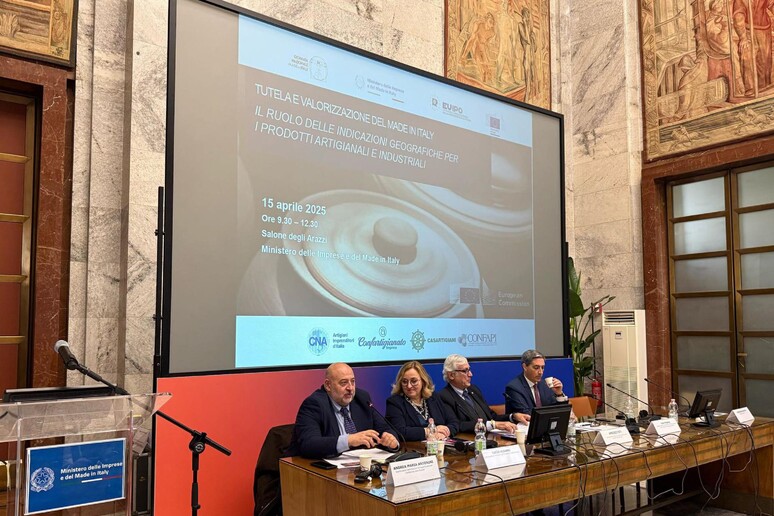 - RIPRODUZIONE RISERVATA