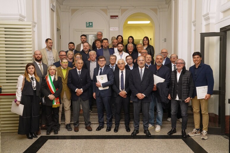 - RIPRODUZIONE RISERVATA