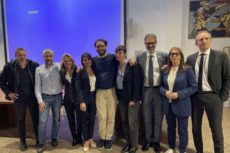 - RIPRODUZIONE RISERVATA
