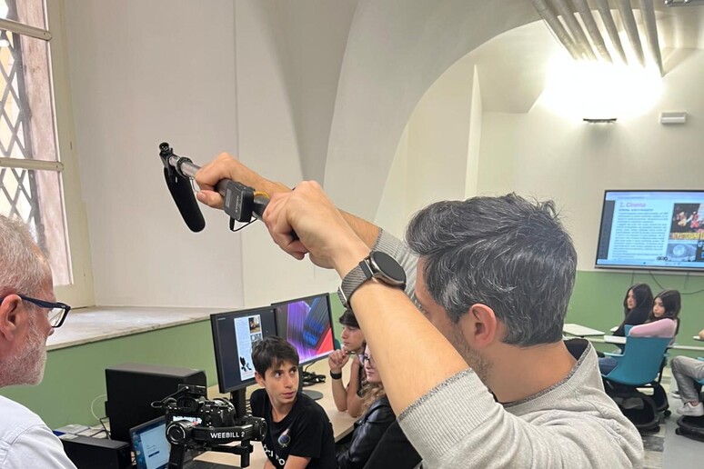 - RIPRODUZIONE RISERVATA