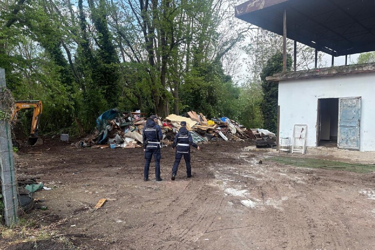 - RIPRODUZIONE RISERVATA