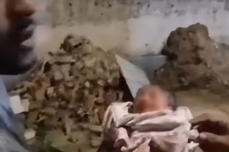 - RIPRODUZIONE RISERVATA