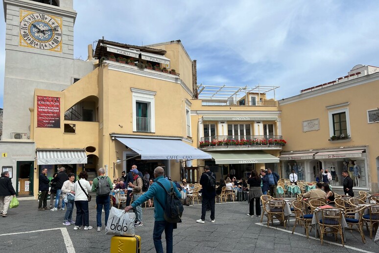 - RIPRODUZIONE RISERVATA