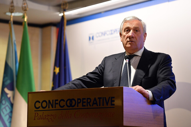- RIPRODUZIONE RISERVATA