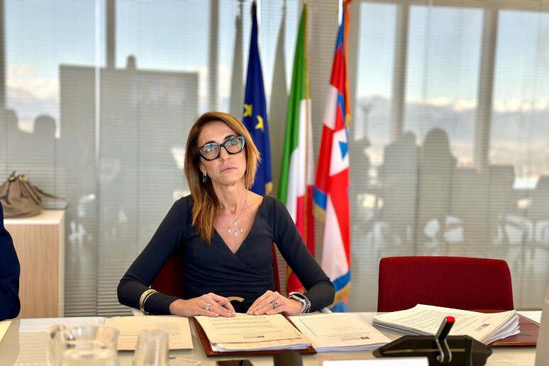 - RIPRODUZIONE RISERVATA