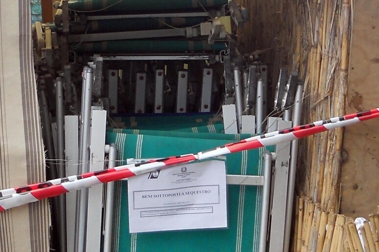 - RIPRODUZIONE RISERVATA