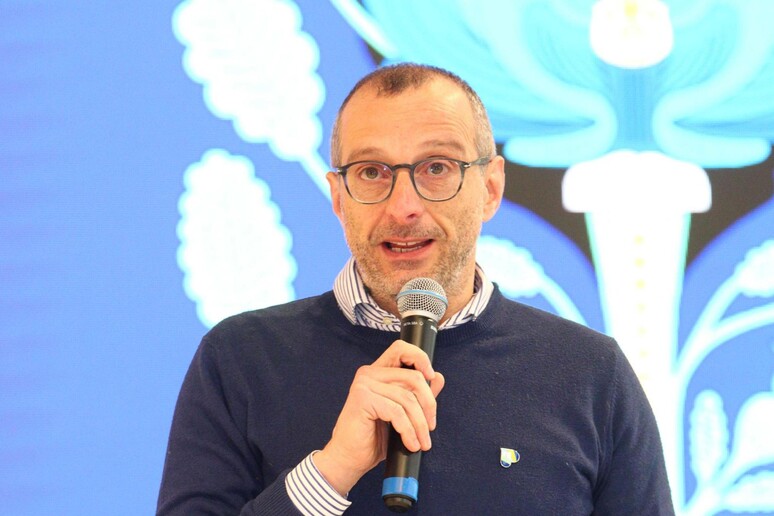 - RIPRODUZIONE RISERVATA