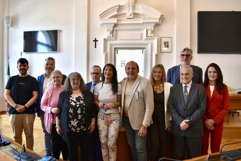- RIPRODUZIONE RISERVATA